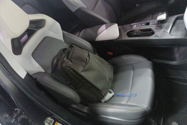 Used CHANGAN OSHAN X5 PLUS 2023 1.5T DCT Excellence Edition Right Front Seat