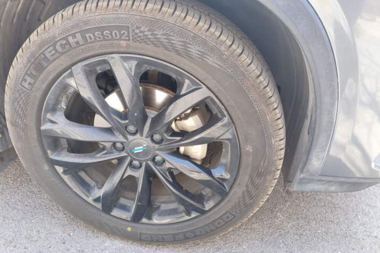 Used CHANGAN OSHAN X5 PLUS 2023 1.5T DCT Pioneer Edition Right Front Wheel Hub