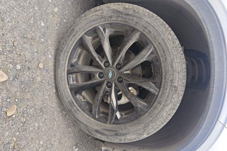 Used CHANGAN OSHAN X5 PLUS 2023 1.5T DCT Excellence Edition Right Front Wheel Hub