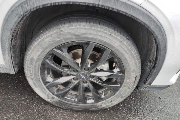Used CHANGAN OSHAN X5 PLUS 2023 Revised Version 1.5T DCT Navigation Edition Right Front Wheel Hub