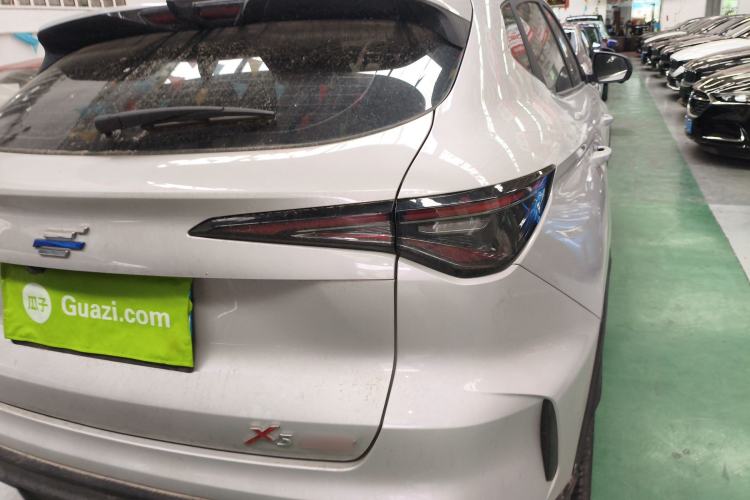 Used CHANGAN OSHAN X5 PLUS 2023 Revised 1.5T DCT Excellence Edition Right Rear Taillight