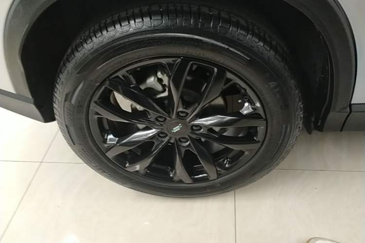 Used CHANGAN OSHAN X5 PLUS 2023 1.5T DCT Excellence Edition Right Rear Wheel Hub