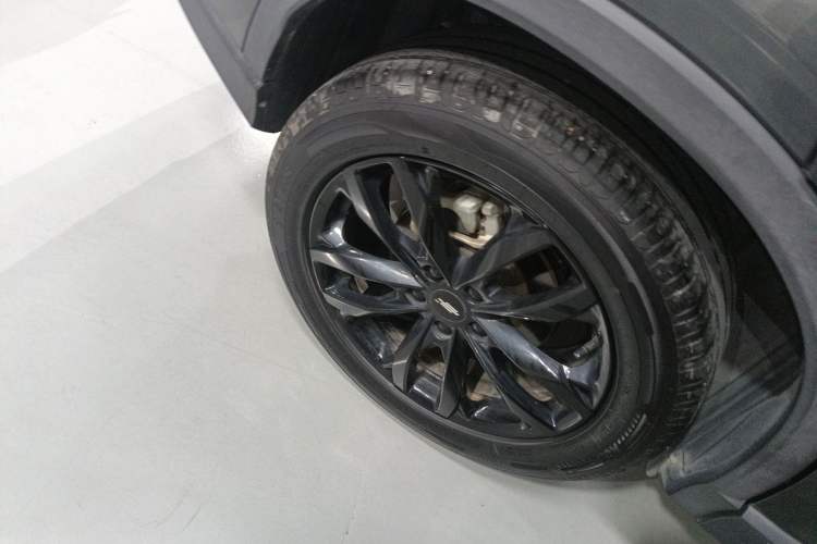 Used CHANGAN OSHAN X5 PLUS 2023 1.5T DCT Excellence Edition Right Rear Wheel Hub