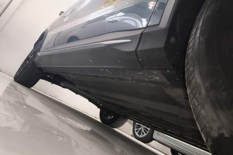 Used CHANGAN OSHAN X5 PLUS 2023 1.5T DCT Excellence Edition Right Side Sill