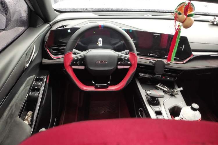 Used CHANGAN OSHAN X5 PLUS 2023 Revised Version 1.5T DCT Navigation Edition Steering Wheel