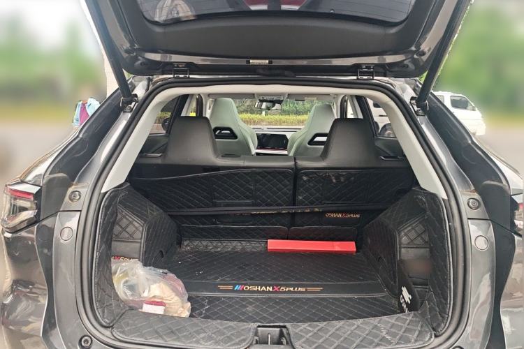 Used CHANGAN OSHAN X5 PLUS 2023 Revised Version 1.5T DCT Navigation Edition Trunk