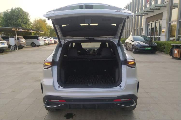 Used CHANGAN OSHAN X5 PLUS 2023 1.5T DCT Smart & Fun AI Edition Trunk