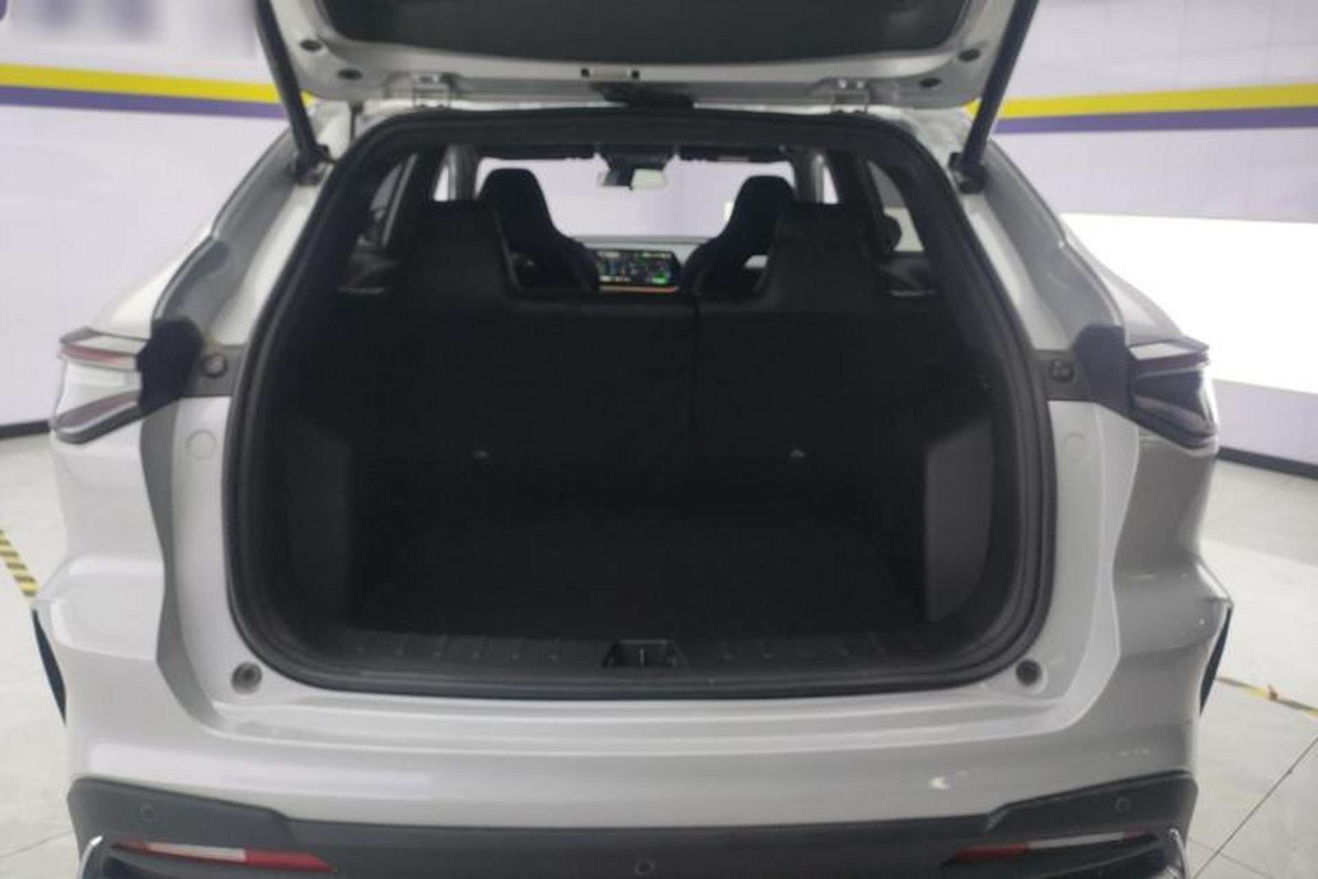 Used CHANGAN OSHAN X5 PLUS 2023 Revised 1.5T DCT Excellence Edition Trunk