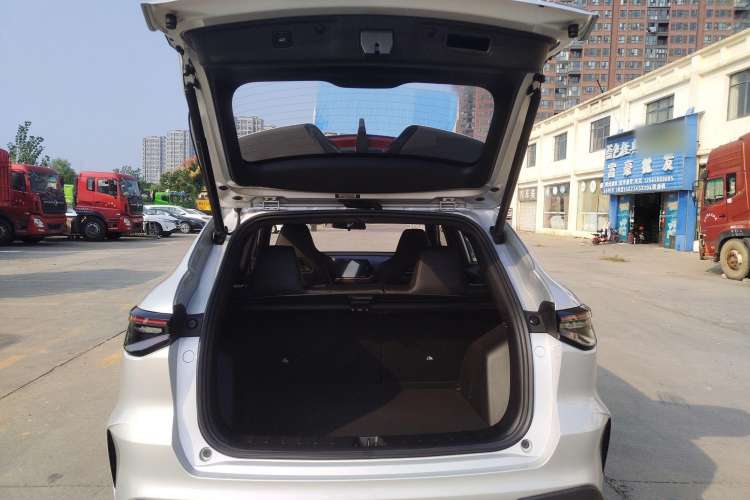 Used CHANGAN OSHAN X5 PLUS 2023 1.5T DCT Smart & Fun AI Edition Trunk