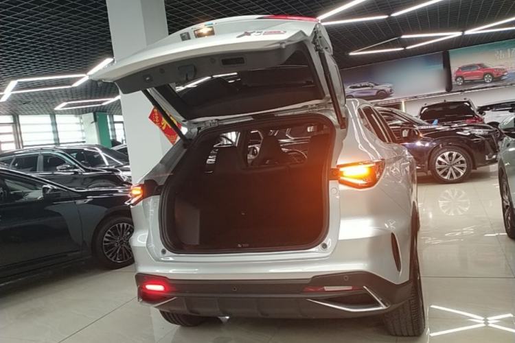 Used CHANGAN OSHAN X5 PLUS 2023 1.5T DCT Excellence Edition Trunk