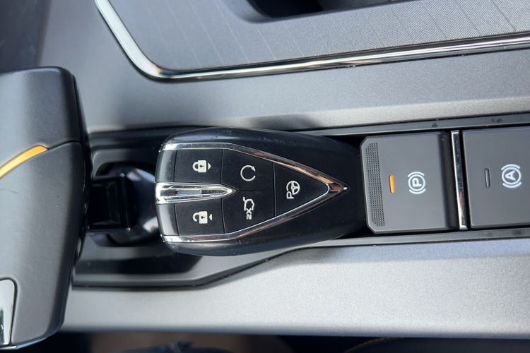 Used CHANGAN OSHAN X5 PLUS 2023 1.5T DCT Smart & Fun AI Edition Vehicle Key