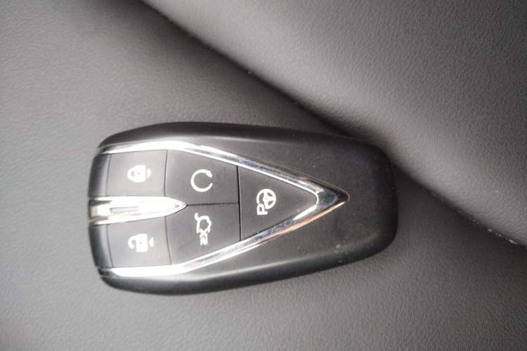 Used CHANGAN OSHAN X5 PLUS 2023 1.5T DCT Smart & Fun AI Edition Vehicle Key