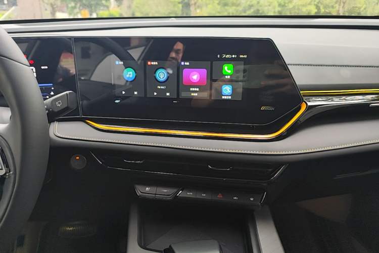 Used CHANGAN OSHAN X5 PLUS 2023 1.5T DCT Enjoyment Version Audio And AC Panel