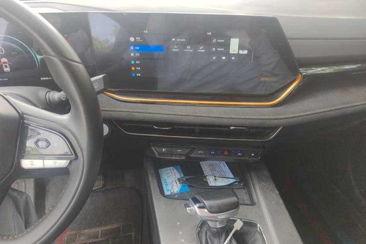 Used CHANGAN OSHAN X5 PLUS 2023 Revised 1.5T DCT Pioneer Edition Audio And AC Panel