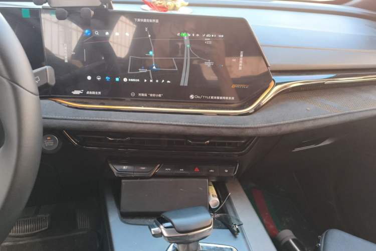Used CHANGAN OSHAN X5 PLUS 2023 Revised 1.5T DCT Pioneer Edition Audio And AC Panel