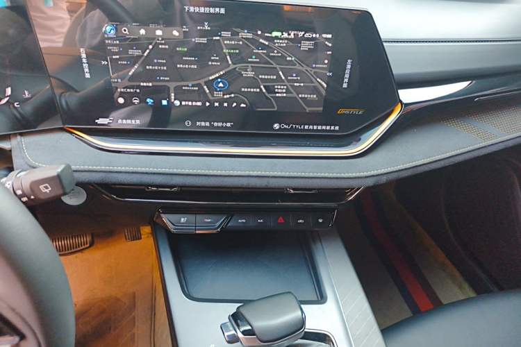Used CHANGAN OSHAN X5 PLUS 2023 1.5T DCT Pioneer Edition Audio And AC Panel