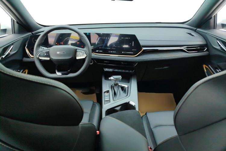 Used CHANGAN OSHAN X5 PLUS 2023 Revised 1.5T DCT Pioneer Edition Center Console