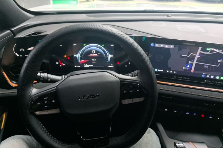 Used CHANGAN OSHAN X5 PLUS 2023 Revised 1.5T DCT Excellence Edition Center Console