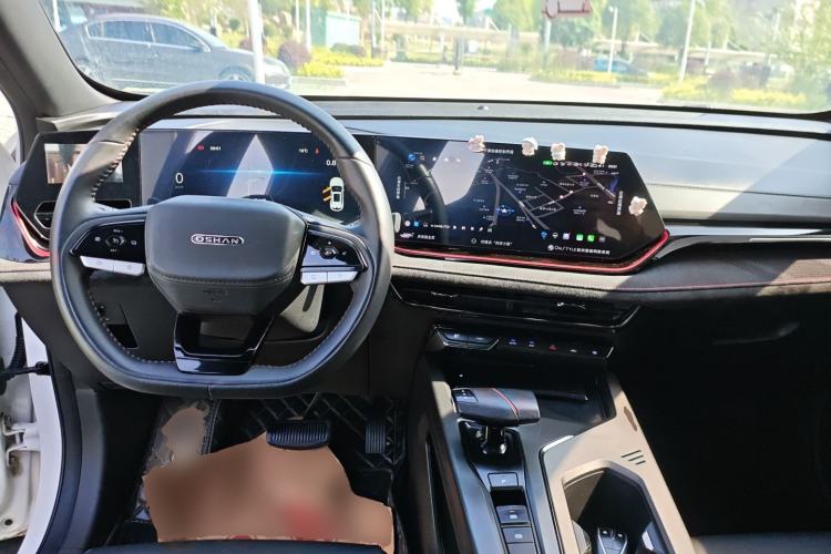 Used CHANGAN OSHAN X5 PLUS 2023 1.5T DCT Navigation Edition Center Console