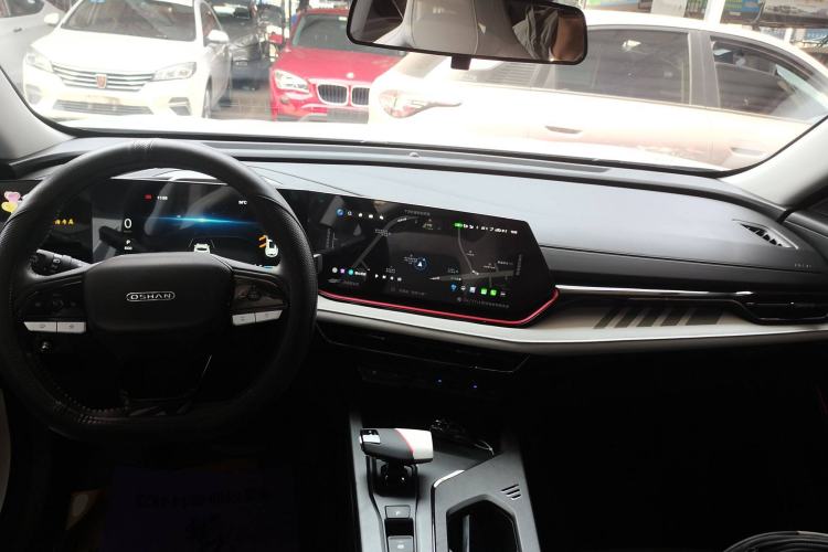 Used CHANGAN OSHAN X5 PLUS 2023 Revised 1.5T DCT Excellence Edition Center Console