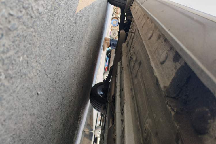 Used CHANGAN OSHAN X5 PLUS 2023 1.5T DCT Excellence Edition Chassis Front Right