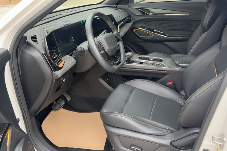 Used CHANGAN OSHAN X5 PLUS 2023 Revised 1.5T DCT Excellence Edition Driver Seat