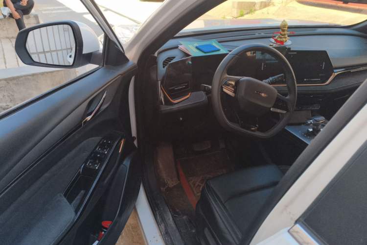 Used CHANGAN OSHAN X5 PLUS 2023 Revised 1.5T DCT Pioneer Edition Driver Seat