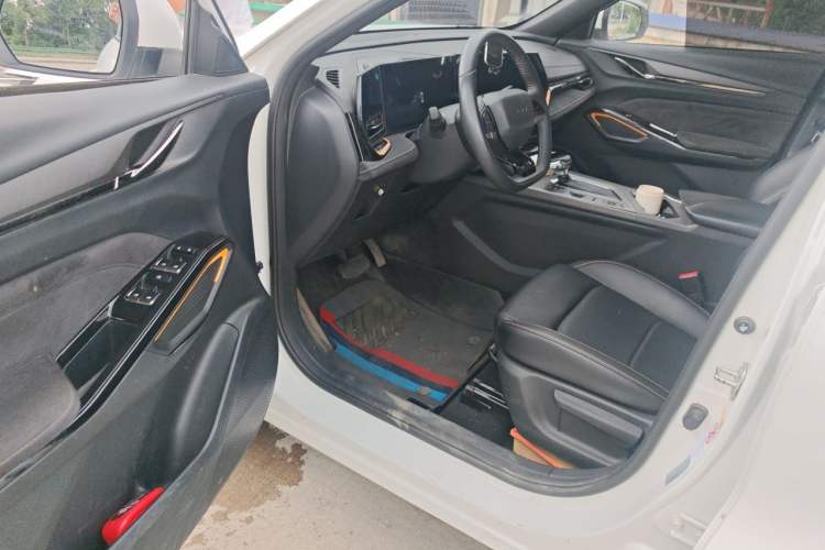 Used CHANGAN OSHAN X5 PLUS 2023 1.5T DCT Pioneer Edition Driver Seat