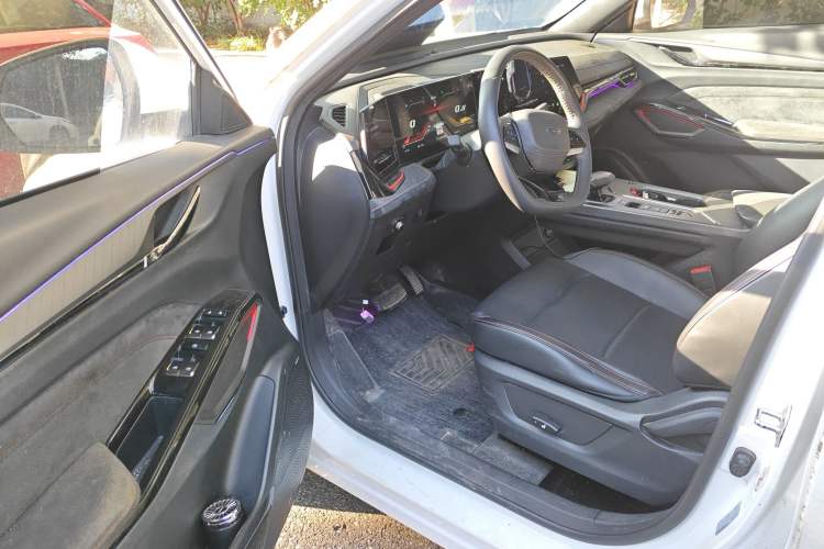Used CHANGAN OSHAN X5 PLUS 2023 Revised Version 1.5T DCT Navigation Edition Driver Seat