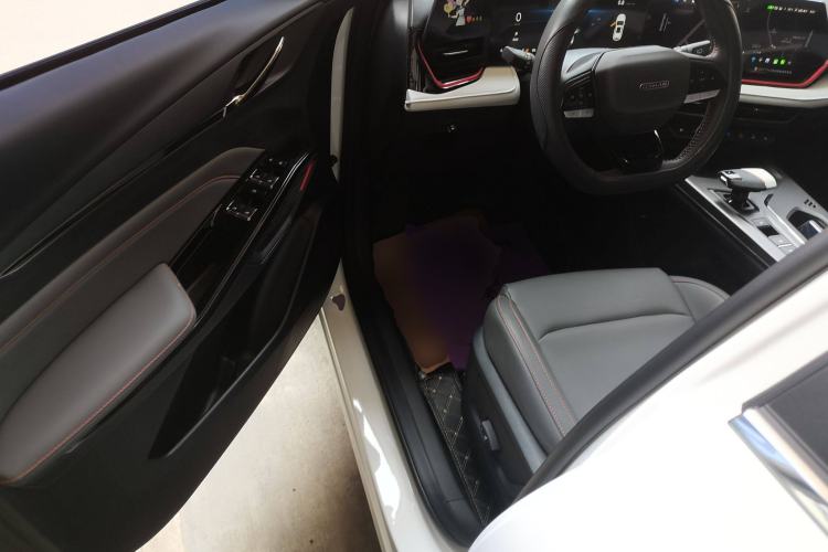 Used CHANGAN OSHAN X5 PLUS 2023 Revised 1.5T DCT Excellence Edition Driver Seat