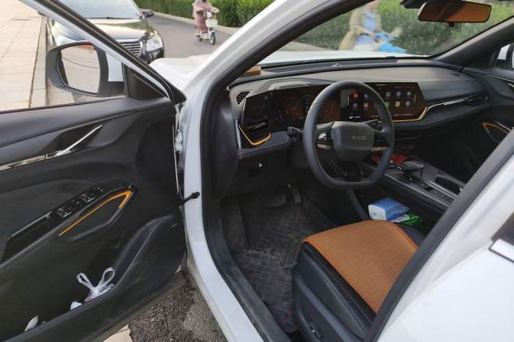 Used CHANGAN OSHAN X5 PLUS 2023 1.5T DCT Excellence Edition Driver Seat