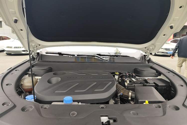 Used CHANGAN OSHAN X5 PLUS 2023 1.5T DCT Enjoyment Version Engine Bay