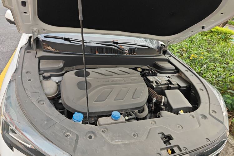 Used CHANGAN OSHAN X5 PLUS 2023 1.5T DCT Navigation Edition Engine Bay