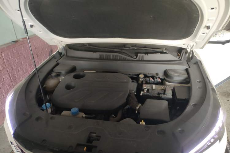Used CHANGAN OSHAN X5 PLUS 2023 Revised 1.5T DCT Excellence Edition Engine Bay