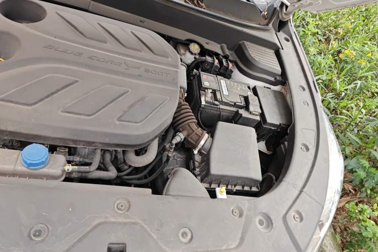 Used CHANGAN OSHAN X5 PLUS 2023 1.5T DCT Navigation Edition Engine Bay Left