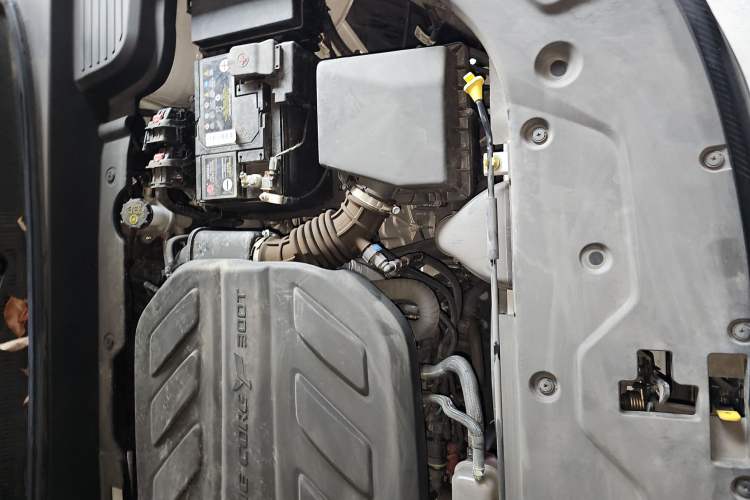 Used CHANGAN OSHAN X5 PLUS 2023 Revised Version 1.5T DCT Navigation Edition Engine Bay Left