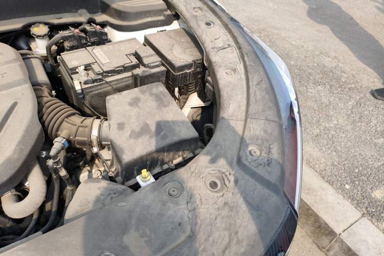 Used CHANGAN OSHAN X5 PLUS 2023 1.5T DCT Excellence Edition Engine Bay Left