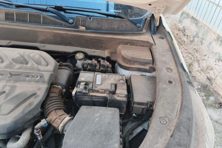 Used CHANGAN OSHAN X5 PLUS 2023 Revised 1.5T DCT Pioneer Edition Engine Bay Left