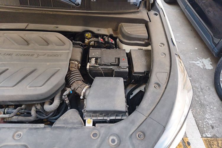 Used CHANGAN OSHAN X5 PLUS 2023 1.5T DCT Pioneer Edition Engine Bay Left