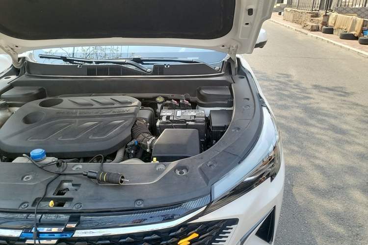 Used CHANGAN OSHAN X5 PLUS 2023 1.5T DCT Excellence Edition Engine Bay Left