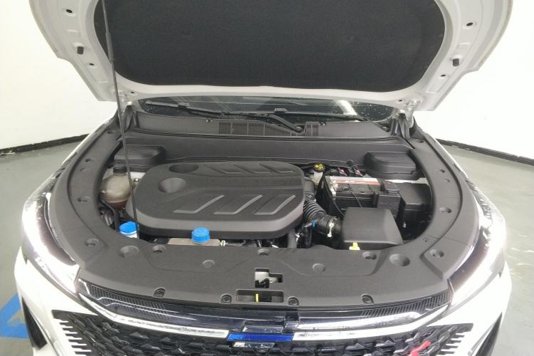 Used CHANGAN OSHAN X5 PLUS 2023 1.5T DCT Excellence Edition Engine Bay