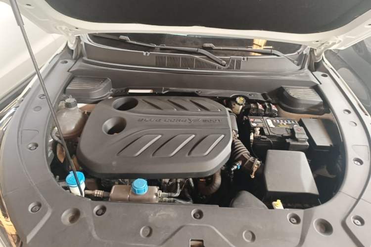 Used CHANGAN OSHAN X5 PLUS 2023 1.5T DCT Excellence Edition Engine Bay