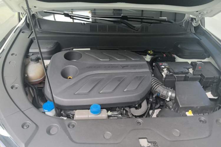 Used CHANGAN OSHAN X5 PLUS 2023 Revised 1.5T DCT Excellence Edition Engine Bay