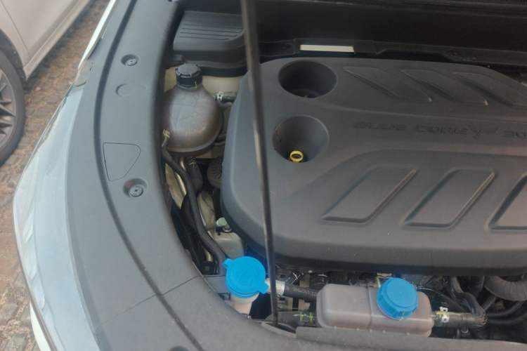 Used CHANGAN OSHAN X5 PLUS 2023 1.5T DCT Excellence Edition Engine Bay Right