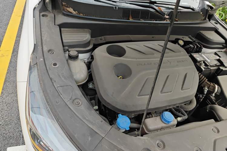Used CHANGAN OSHAN X5 PLUS 2023 1.5T DCT Navigation Edition Engine Bay Right