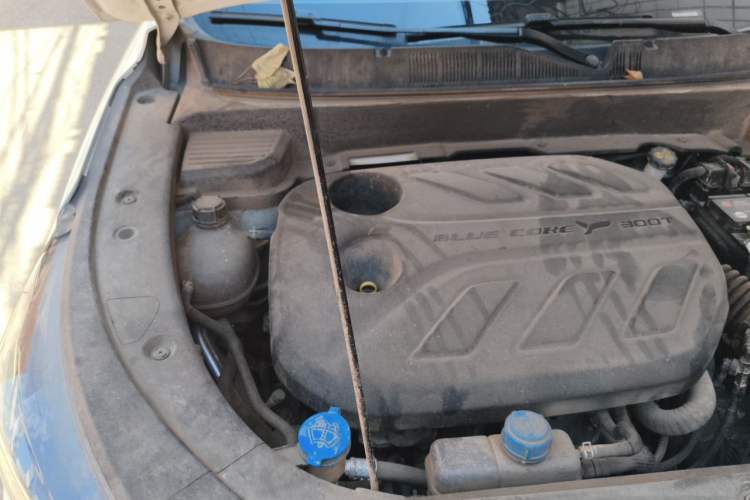 Used CHANGAN OSHAN X5 PLUS 2023 Revised 1.5T DCT Pioneer Edition Engine Bay Right