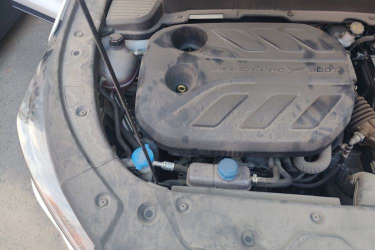 Used CHANGAN OSHAN X5 PLUS 2023 1.5T DCT Excellence Edition Engine Bay Right