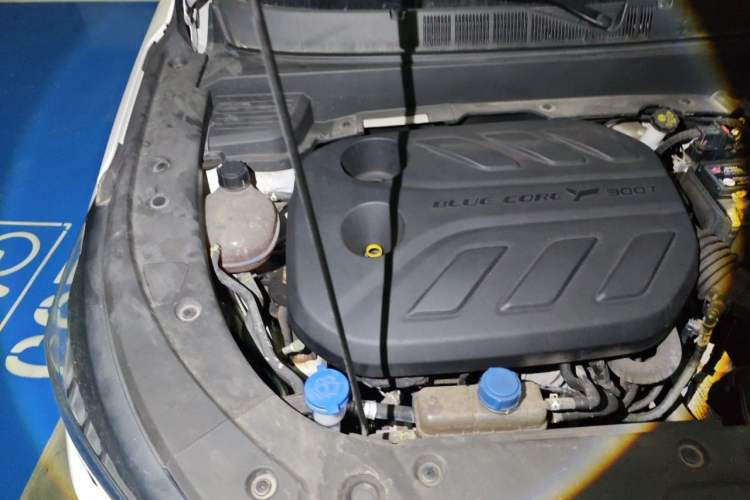 Used CHANGAN OSHAN X5 PLUS 2023 1.5T DCT Excellence Edition Engine Bay Right