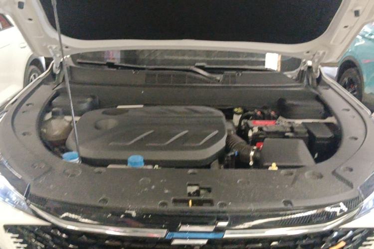Used CHANGAN OSHAN X5 PLUS 2023 1.5T DCT Excellence Edition Engine Bay