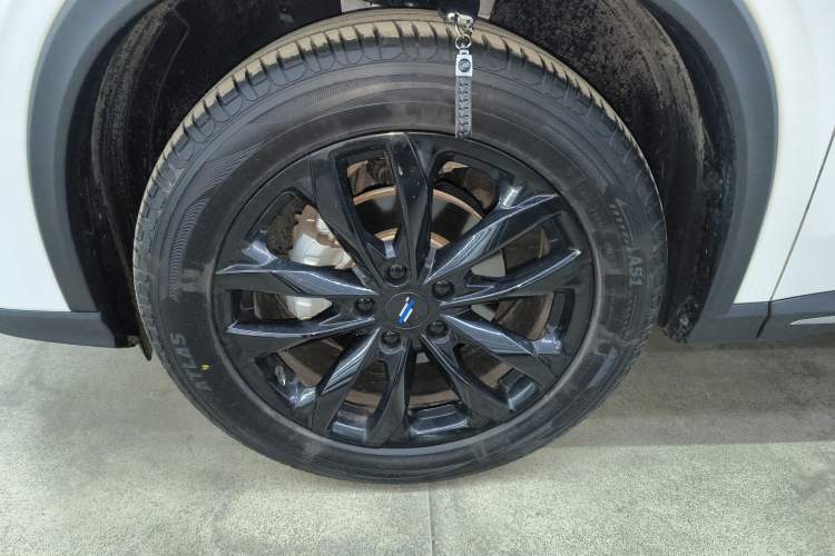 Used CHANGAN OSHAN X5 PLUS 2023 Revised 1.5T DCT Excellence Edition Exterior 1
